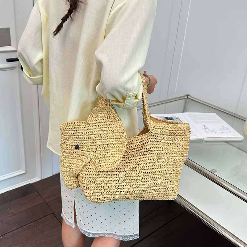 Sac à main en raphia tressé à la main en forme d'éléphant