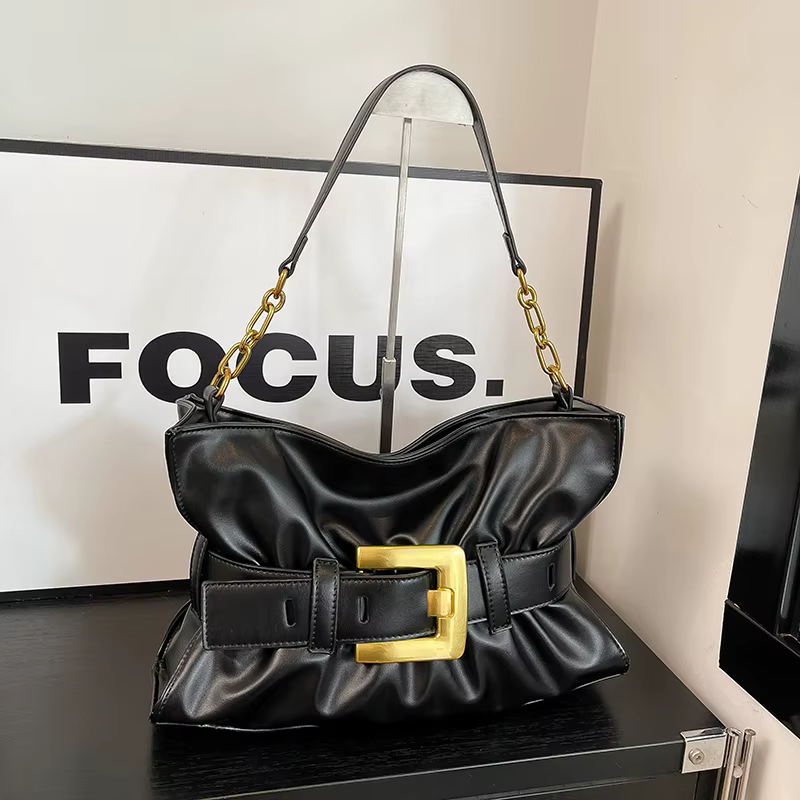 Sac nuage plissé de styliste