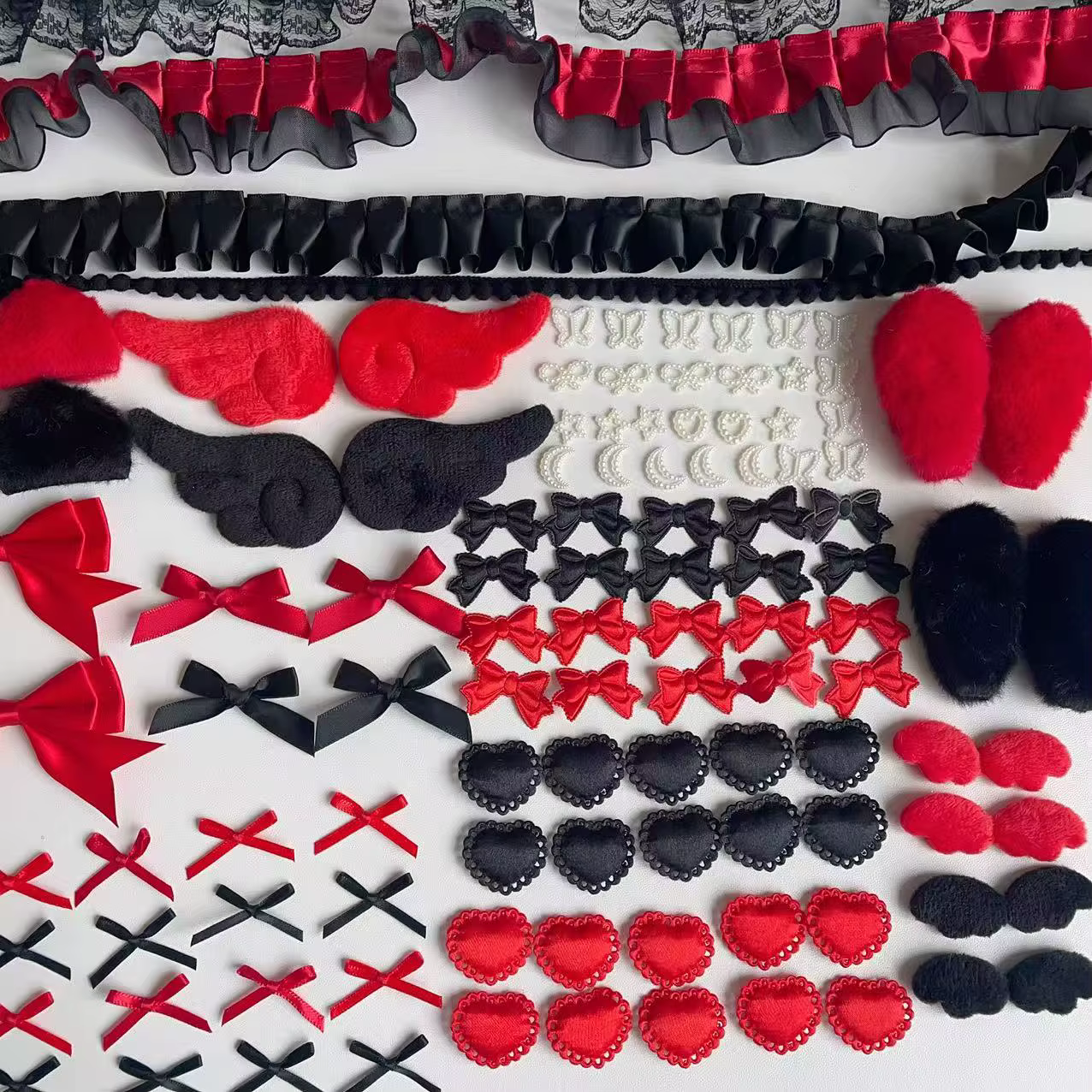 Sac de matériel de bricolage fait à la main en dentelle noire et rouge