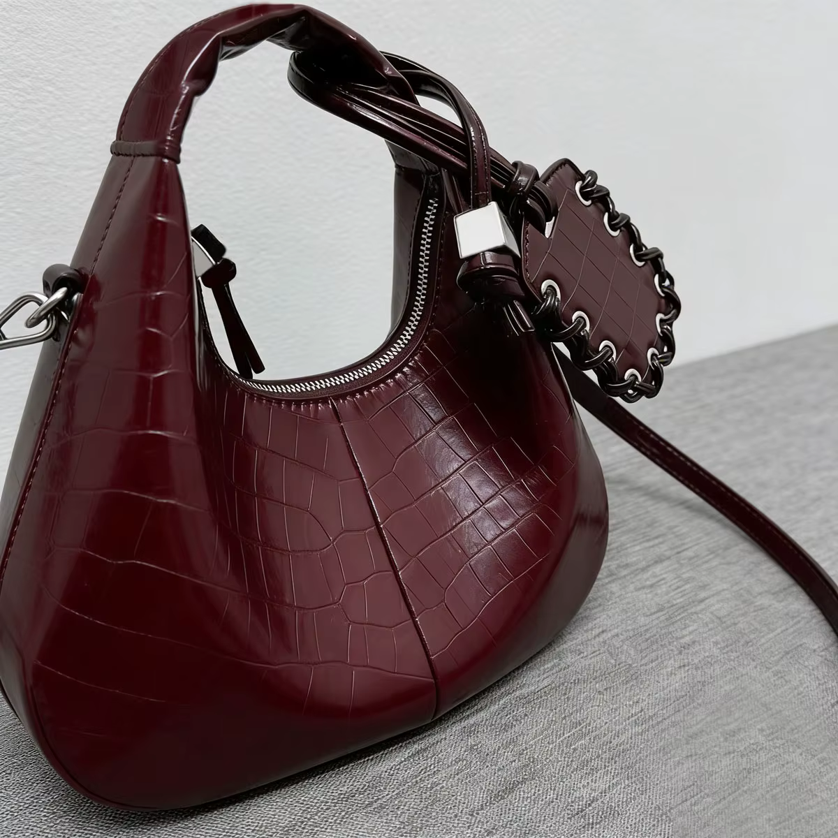 Sac à bandoulière Y2K tendance style punk rock parisien pour femme