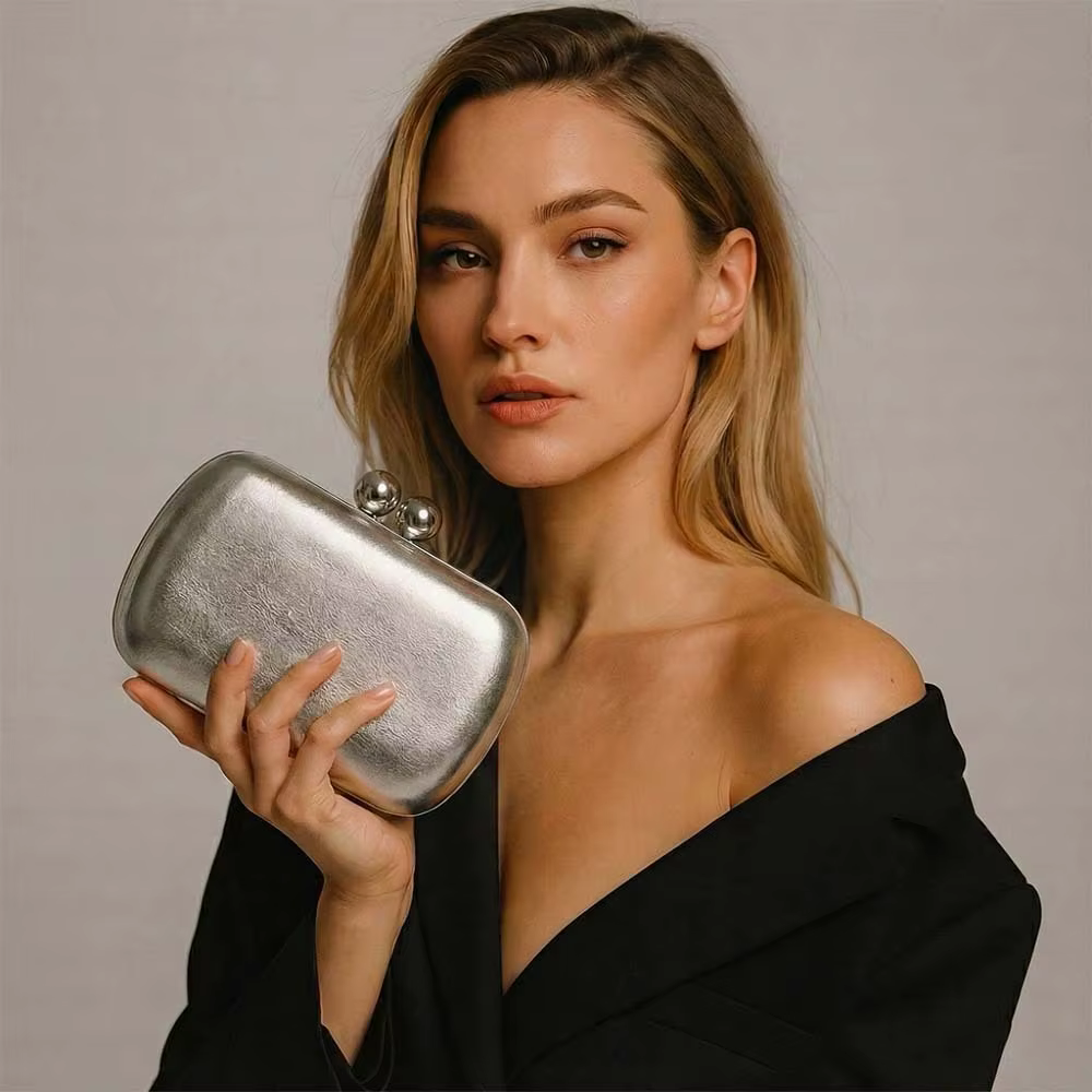 Pochette argentée pour femmes