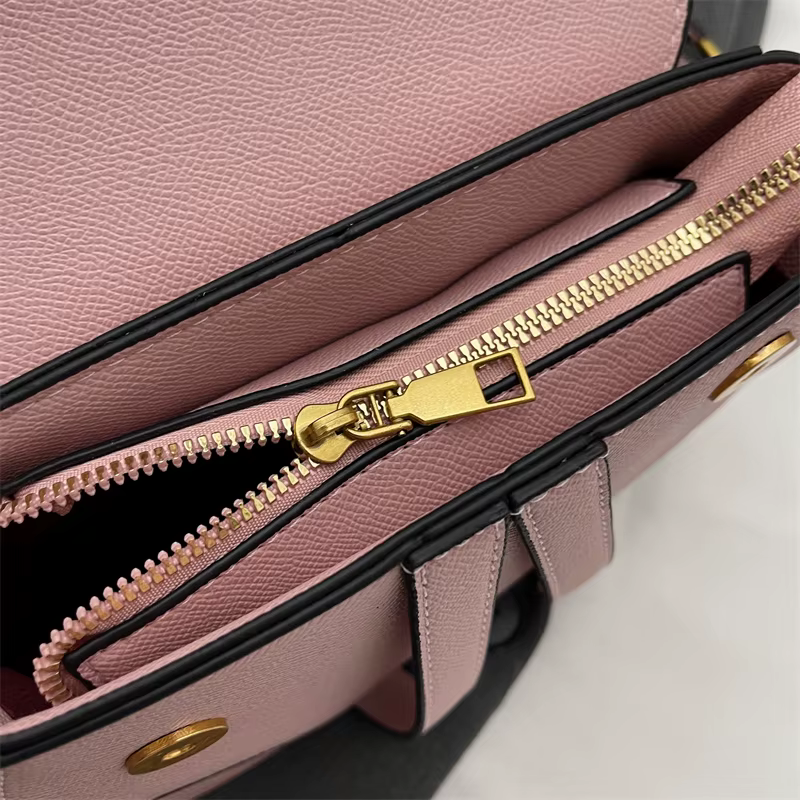 Nouveaux sacs de selle au Design solide