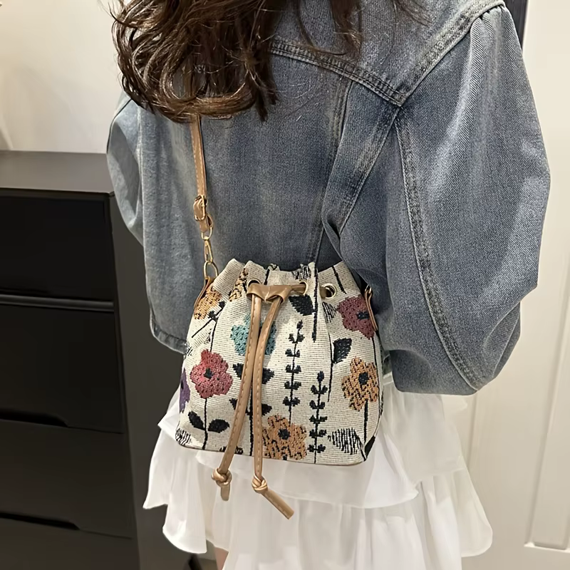 Sac seau à motif floral papillon