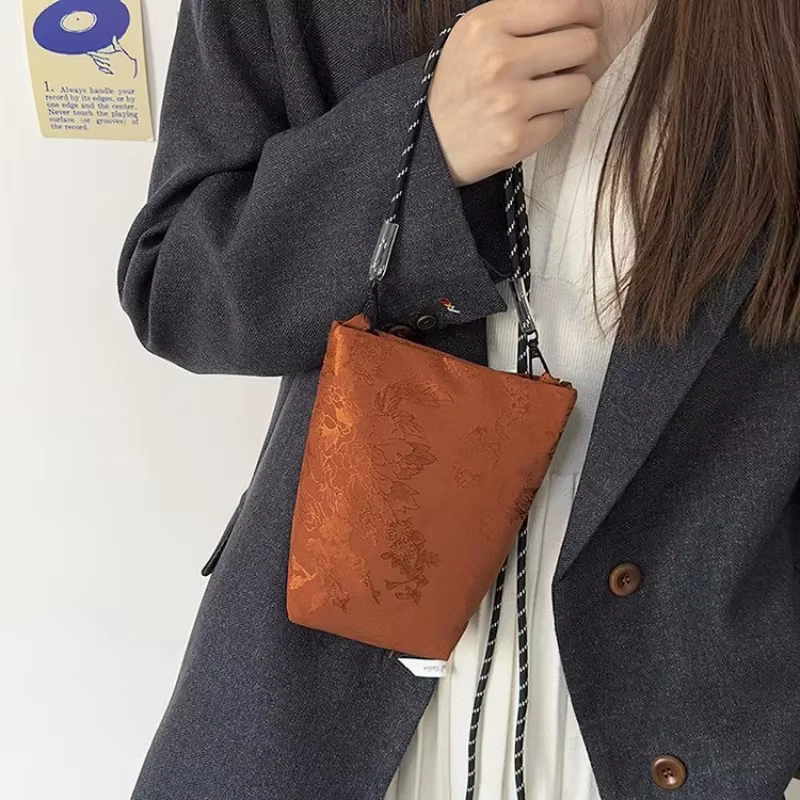 Sac fourre-tout de luxe haut de gamme pour femmes avec un design vintage et un logo en lettres