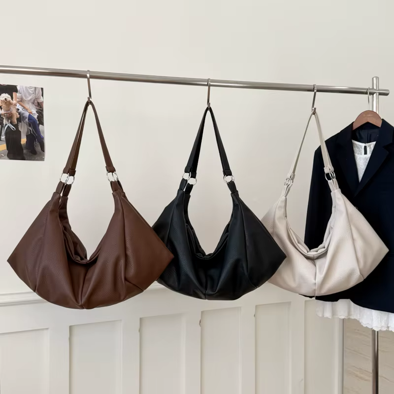 Sacs à bandoulière noirs pour femmes