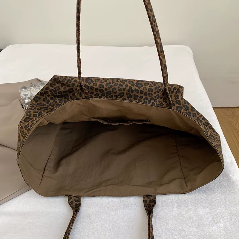 Sac fourre-tout imprimé léopard à la mode pour femmes