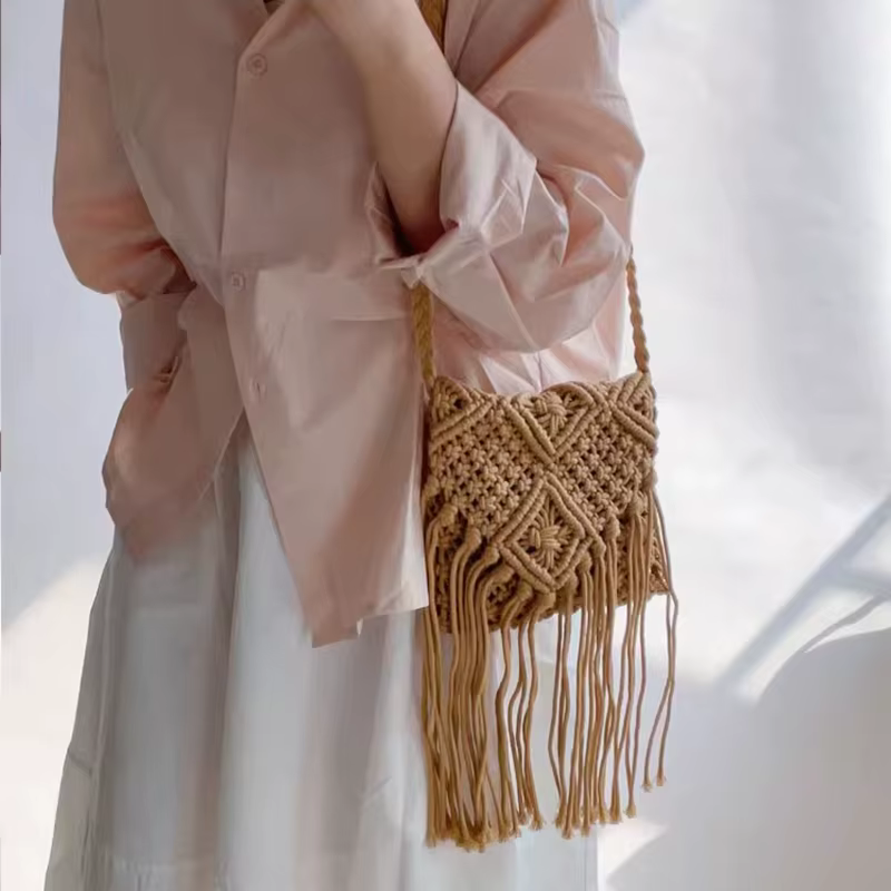 Nouveau décontracté à la main Crochet tresse sac à franges femmes gland tricoté sac