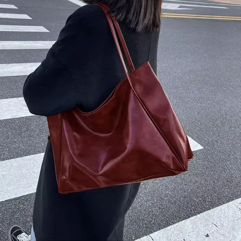 Grand sac pour femmes, pochette sous les bras