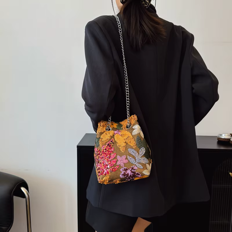 LEFTSIDE rétro petits Rivets sac à bandoulière en cuir PU pour femmes 2025 Style Punk sacs à main seau