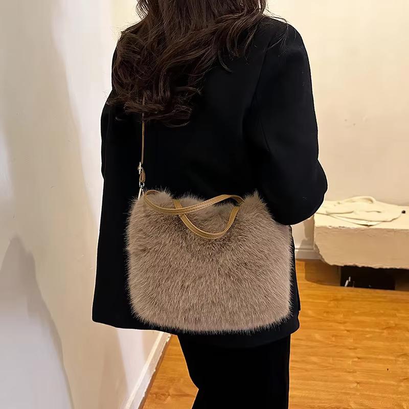 Sac fourre-tout en fausse fourrure pour femmes
