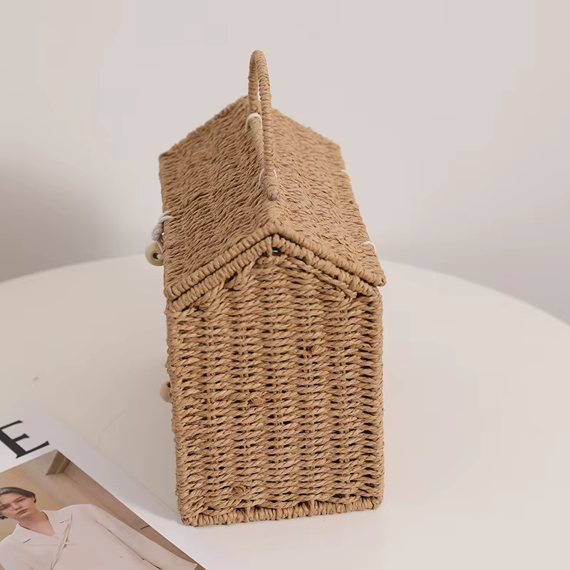Sac en paille tissé à la main de petite maison de dessin animé