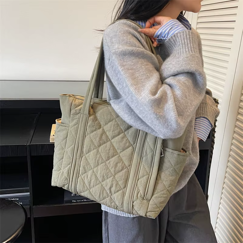 Sac fourre-tout en tissu matelassé pour femmes
