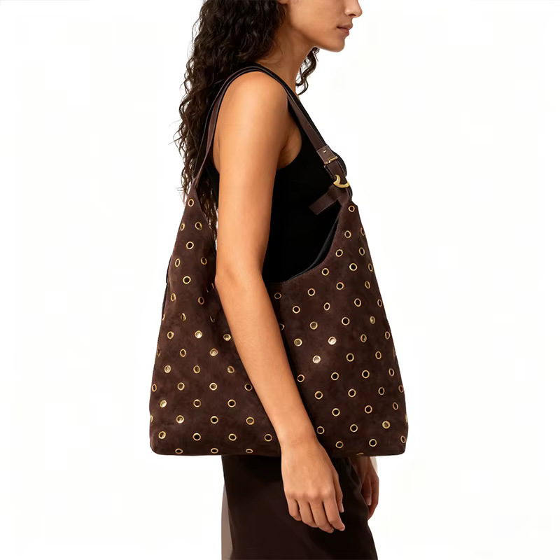 Sac fourre-tout clouté en daim et métal avec portefeuille assorti