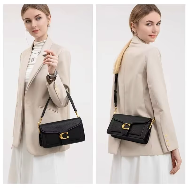 Sac à bandoulière en cuir minimaliste avec rabat logo pour femme