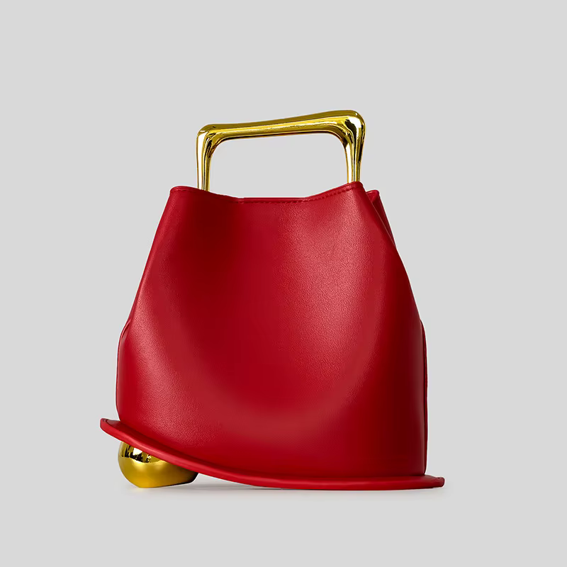 Sac seau irrégulier pour femme en cuir doré métallisé avec base en boule dorée