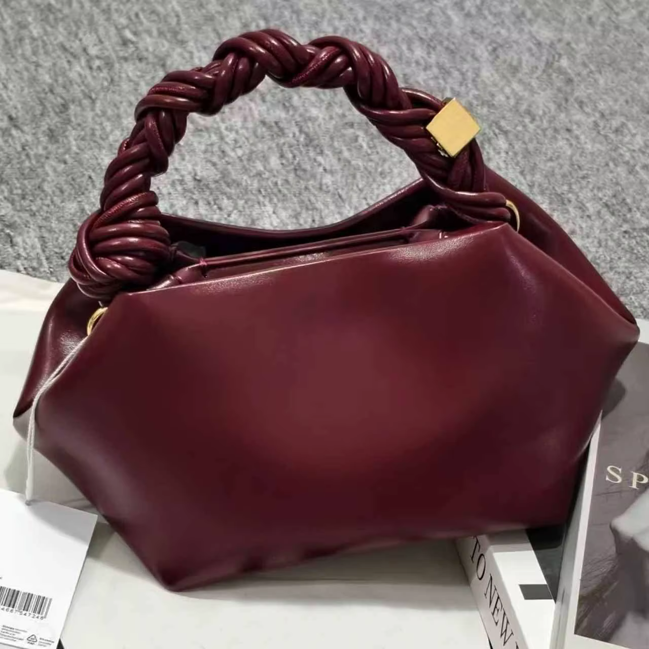 Sac à bandoulière hexagonal tissé 2026 – Nouvelle tendance