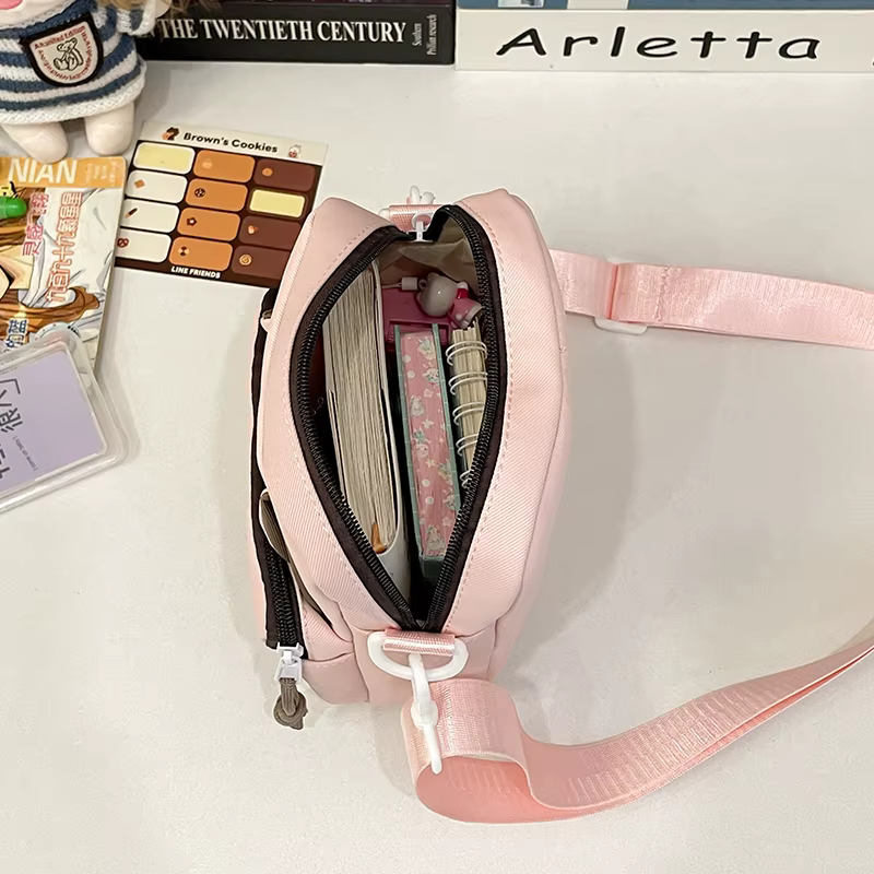 Sacs à bandoulière avec badge Capybara pour femme
