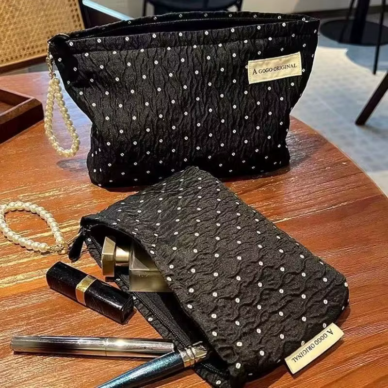 Sac à cosmétiques à points noirs