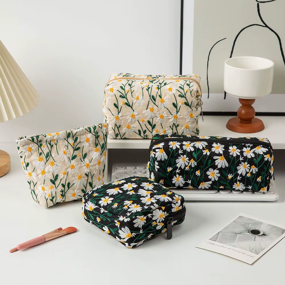Pochette brodée marguerite mignonne pour femme