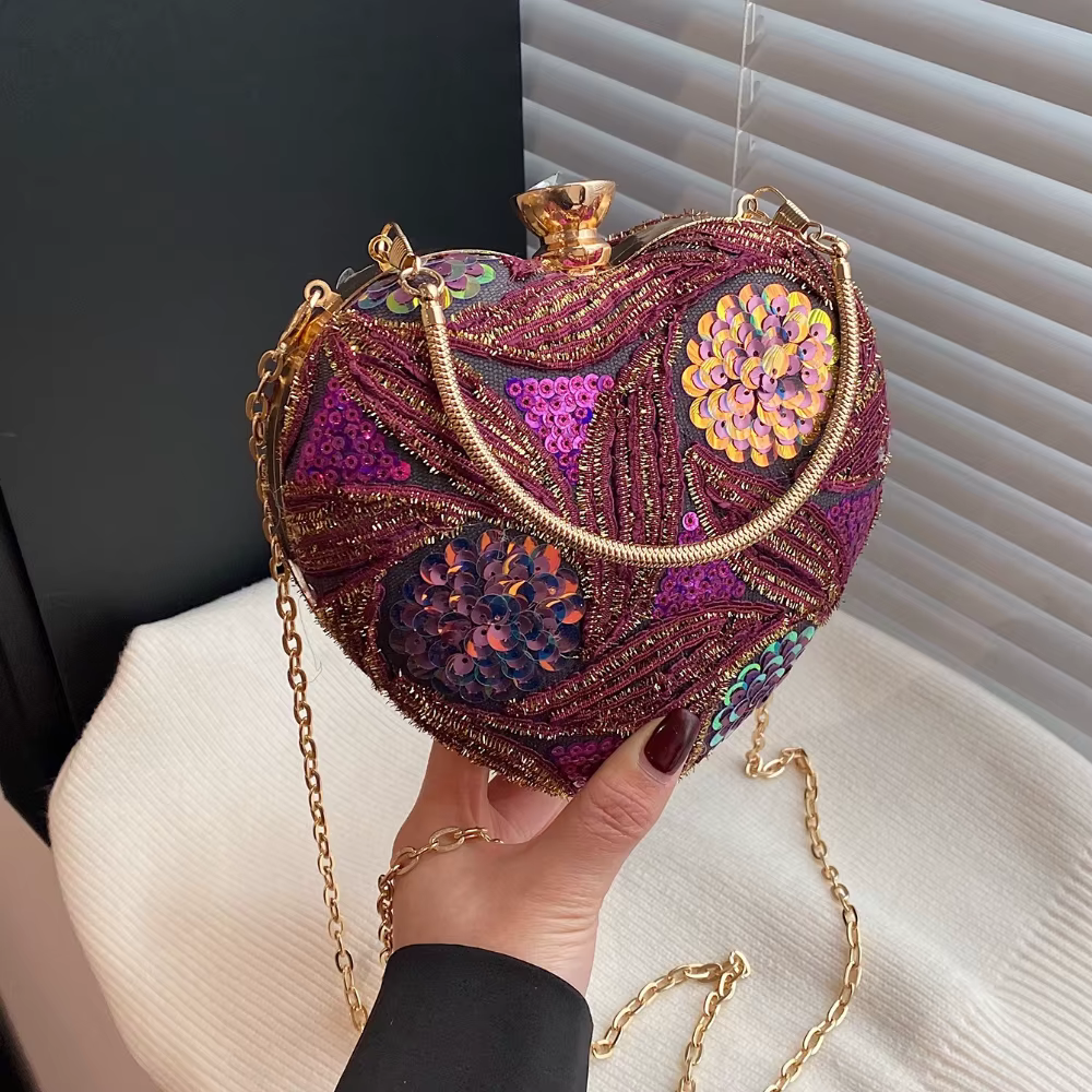 Pochettes de luxe en or pour femmes