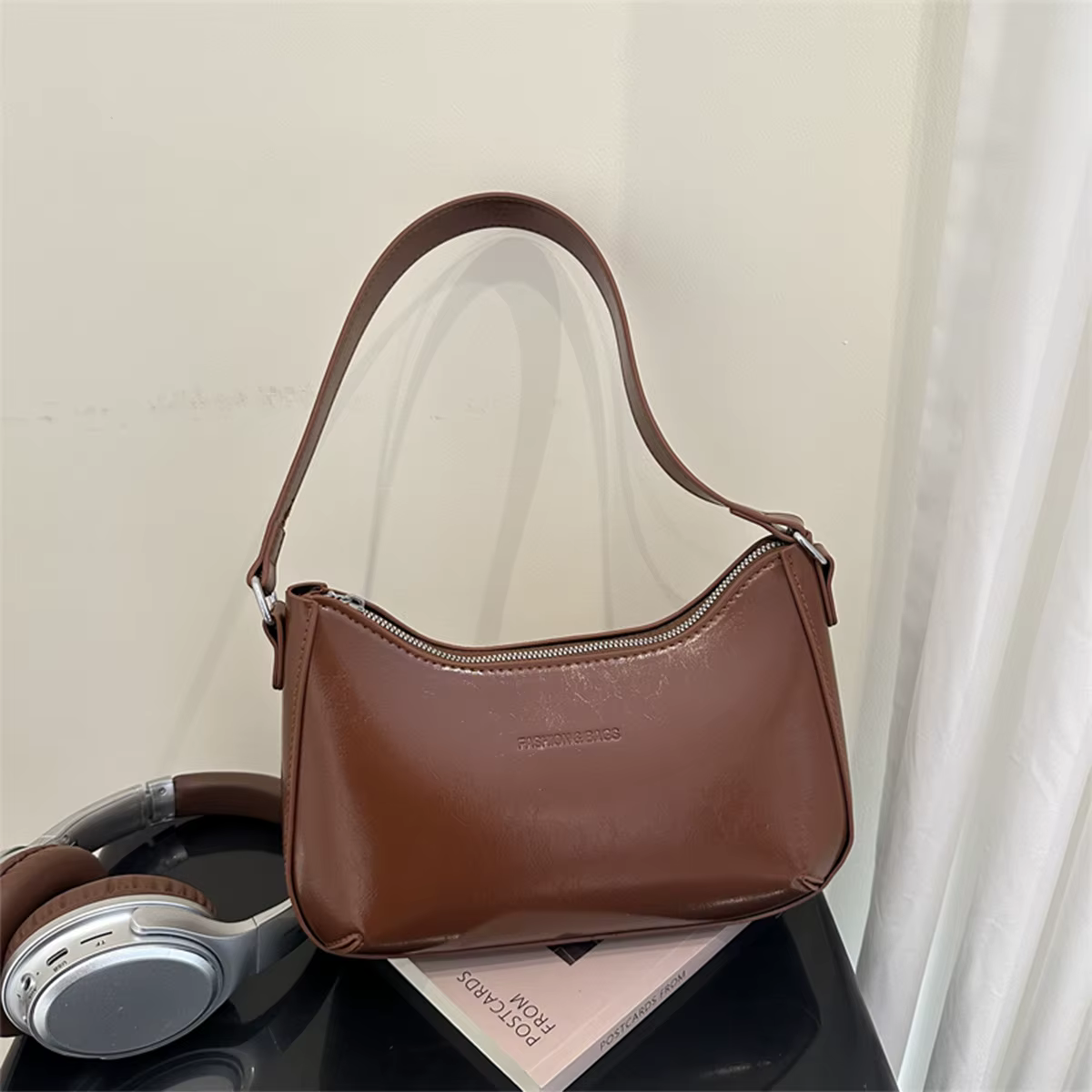 Sac Hobo minimaliste de couleur unie