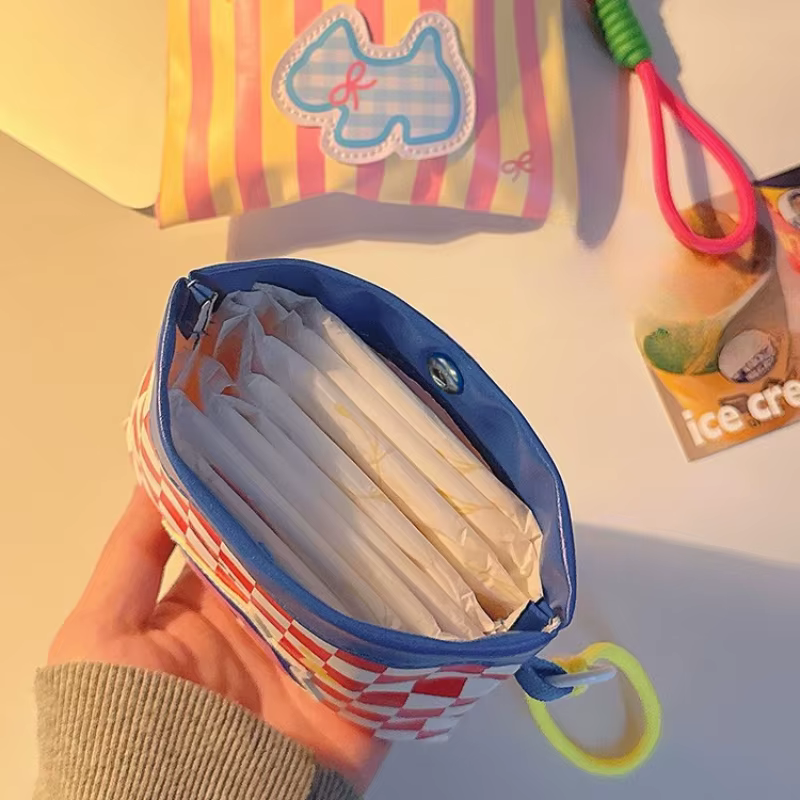 Pochette de maquillage Dopamine PU avec sangle tressée, pour ranger les tampons, le rouge à lèvres, les pièces de monnaie et les écouteurs, mignonne et portable pour les étudiants et les trajets quoti