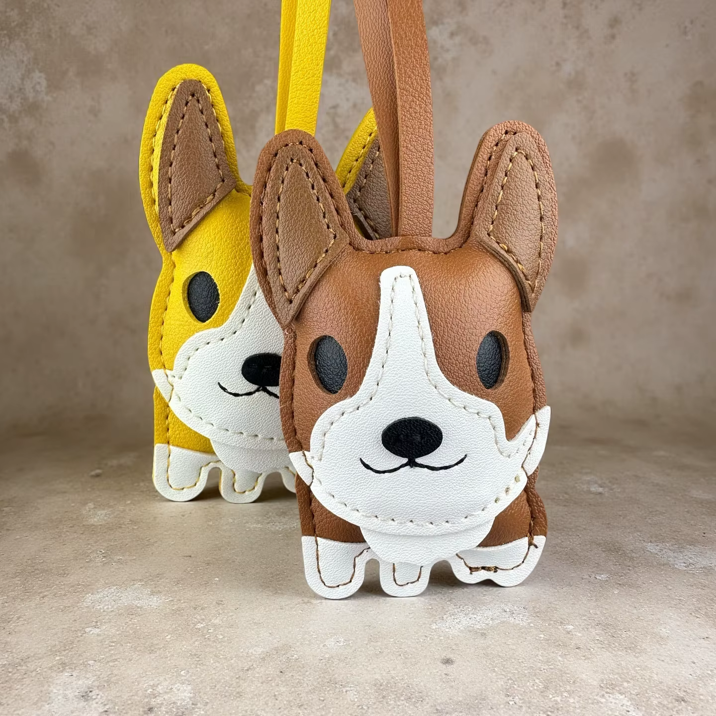 Breloque de sac en cuir PU Chubby Corgi avec oreilles triangulaires verticales