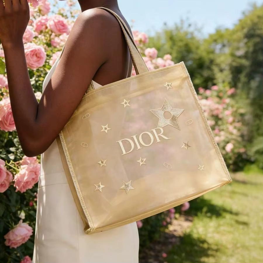 Sac Christian Dior, sac à main de luxe en maille dorée