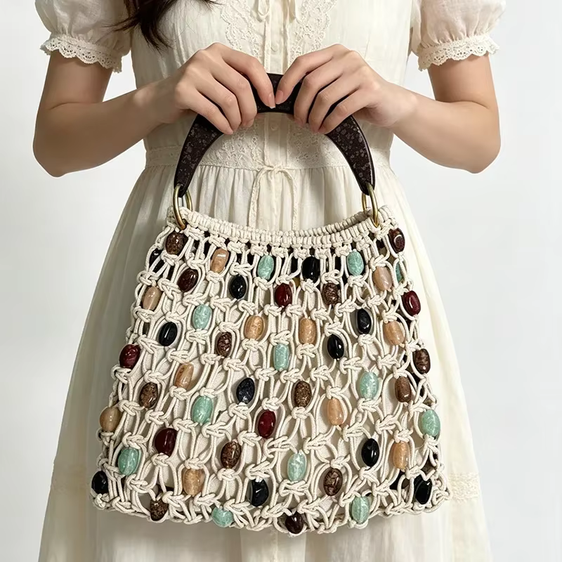 Sac à main vintage fait main perlé