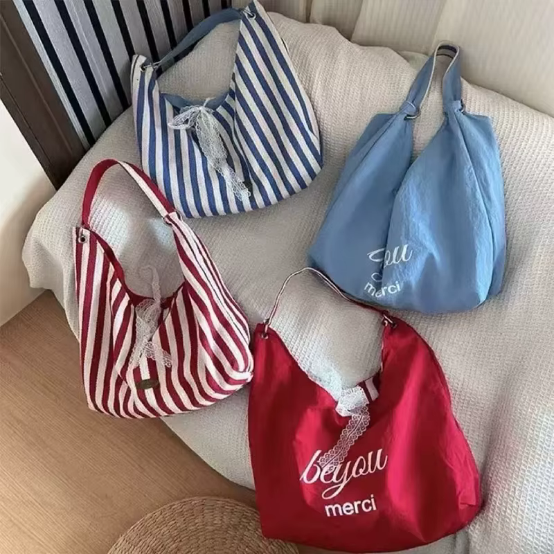 Sac hobo rayé pour femme, sac fourre-tout en toile avec nœud en dentelle, sac à bandoulière réversible pour les courses quotidiennes
