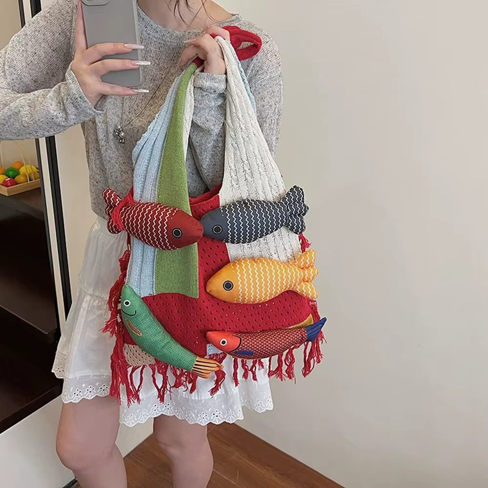 Sac à bandoulière d'été en coton Crochet, sac à main en tissage ajouré à la mode poisson, sac à main de grande capacité avec pompons, sac de plage, sac de Shopping