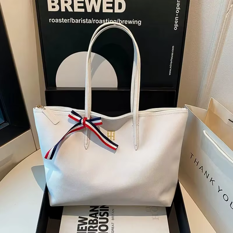 Sac à langer vintage élégant : Sac à main bandoulière de luxe pour femme avec logo de créateur et fonction de sac fourre-tout grande capacité