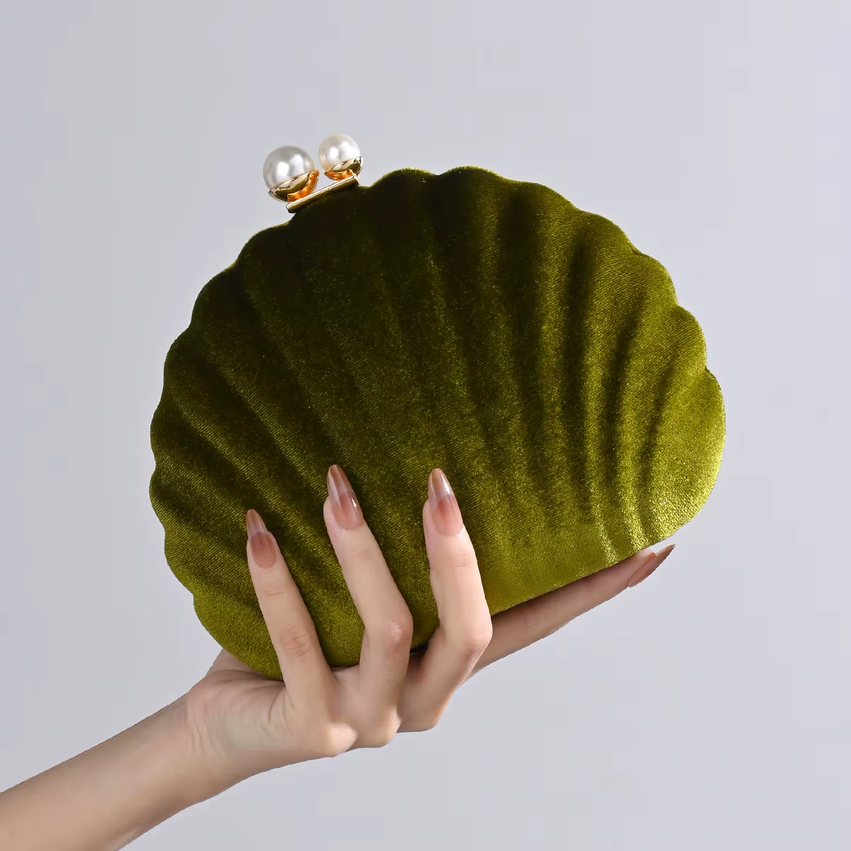 Sac à bandoulière simple en forme de coquille de velours haut de gamme avec poignée perlée pour les fêtes à dîner, sac à main de tempérament personnalisé