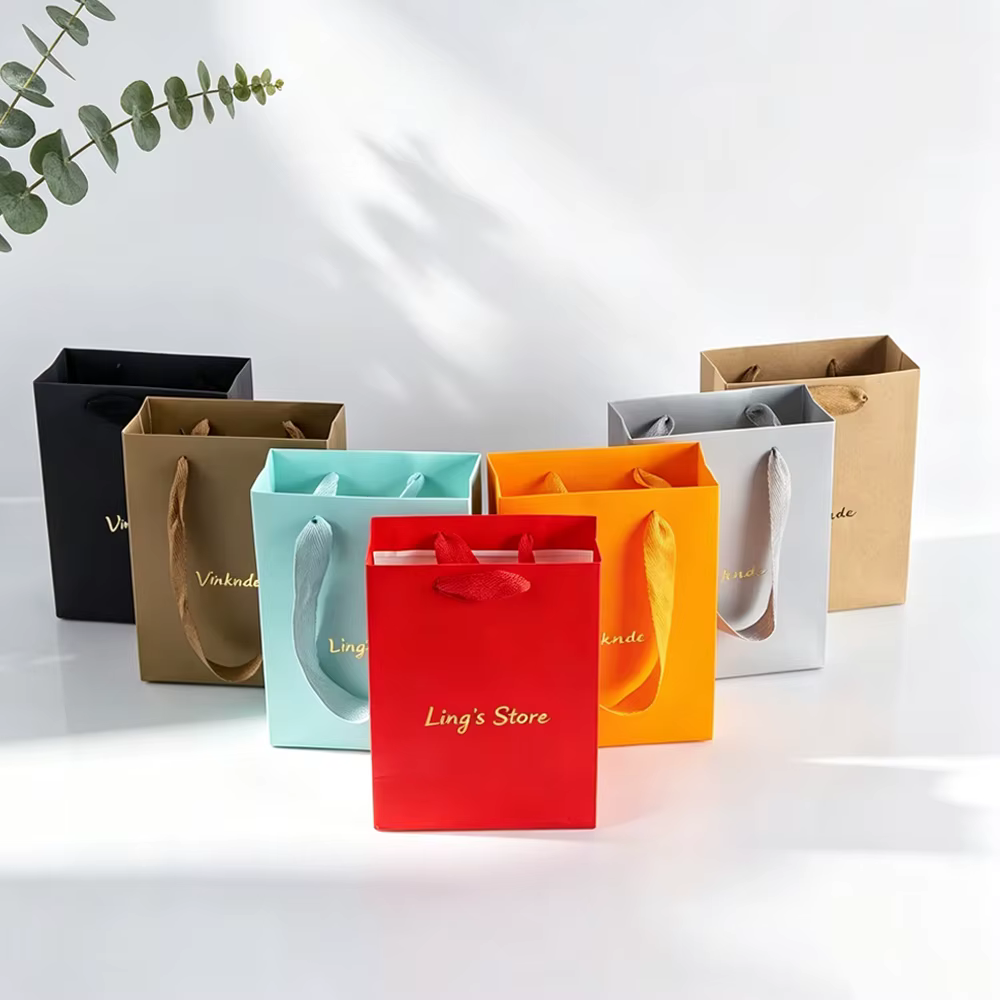 Sacs fourre-tout en papier personnalisés avec ruban
