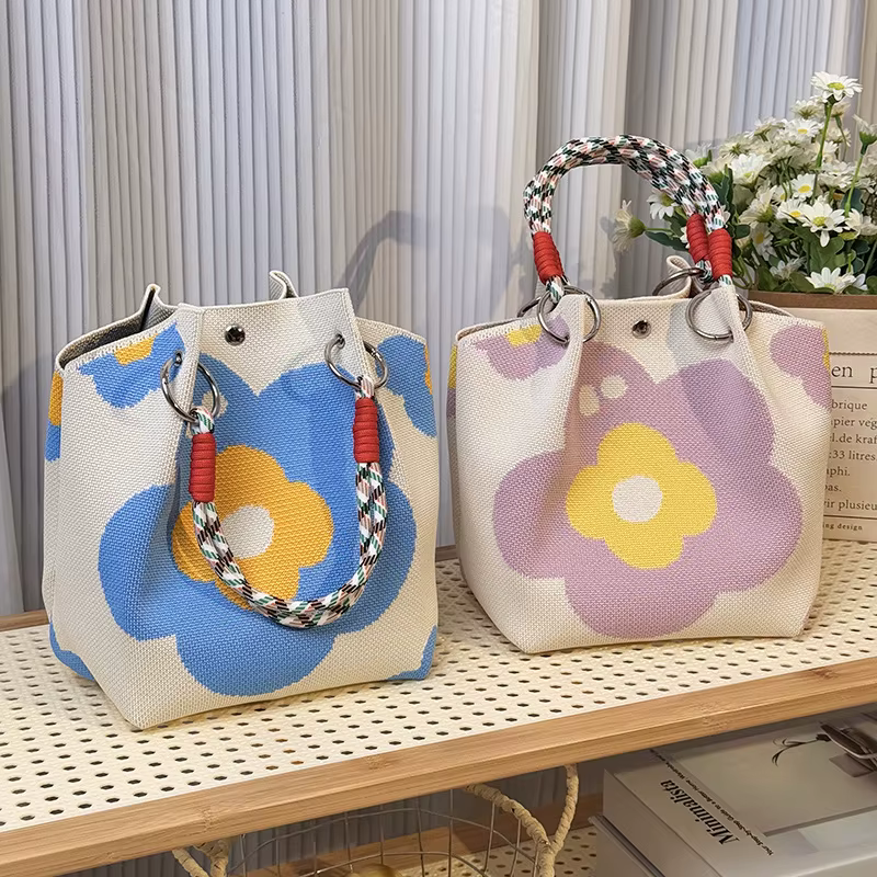 Sac à main tricoté - Sac seau au design original