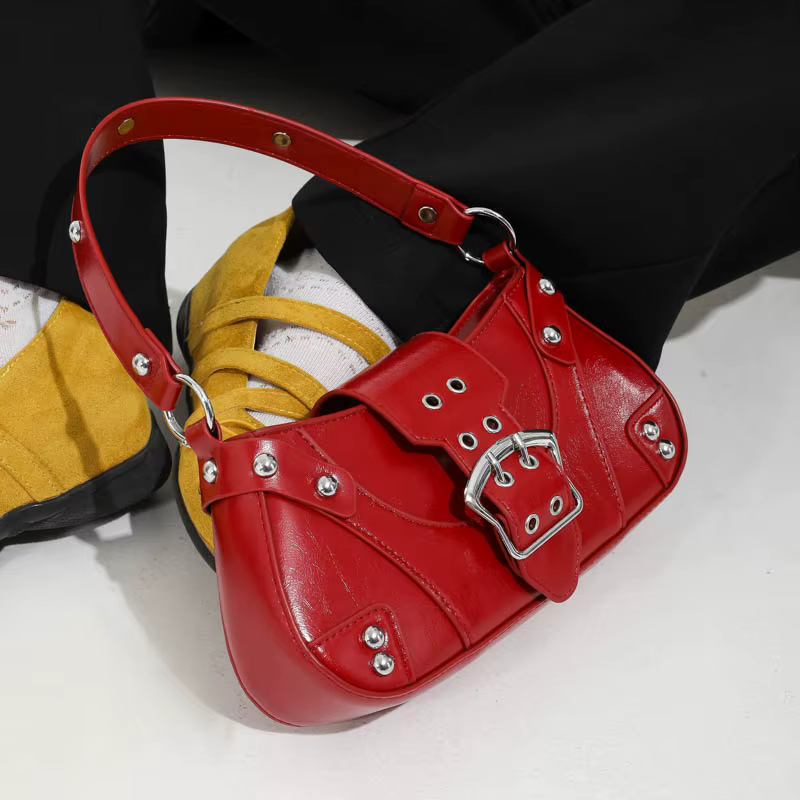 Pochette rouge femmes couleur unie sac à main en cuir Pu sac noir Style Punk Moto sous les bras bandoulière sac