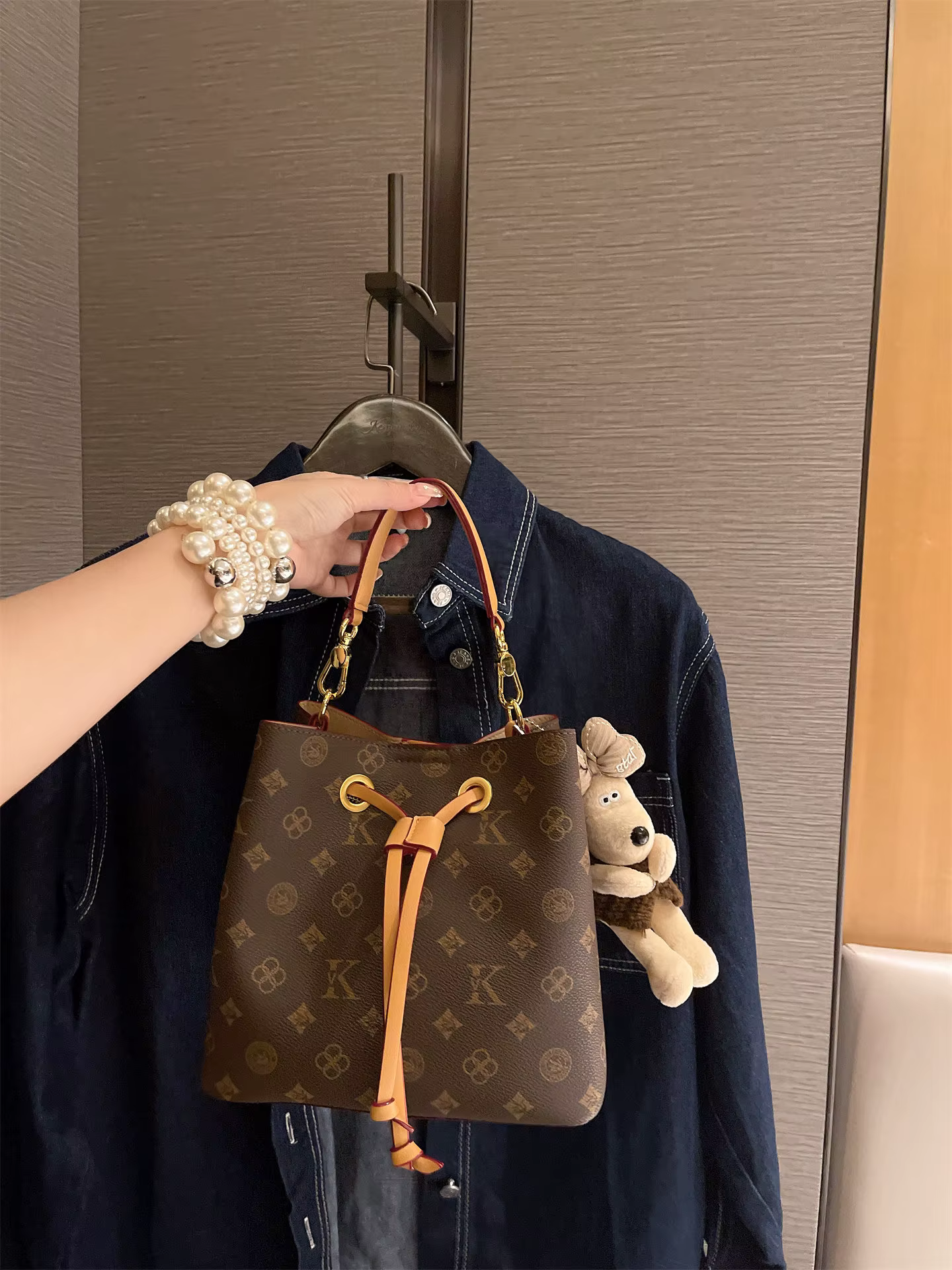 Sac seau classique monogrammé pour femme
