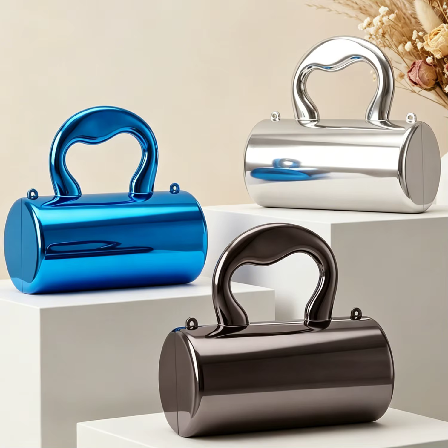 Mini pochette élégante pour femme en acrylique doré cylindrique avec une chaîne