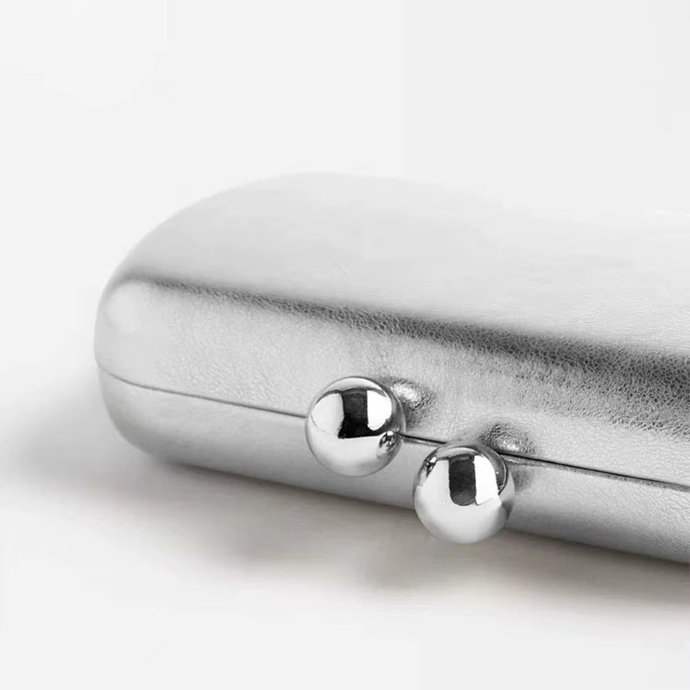 Pochette argentée pour femmes