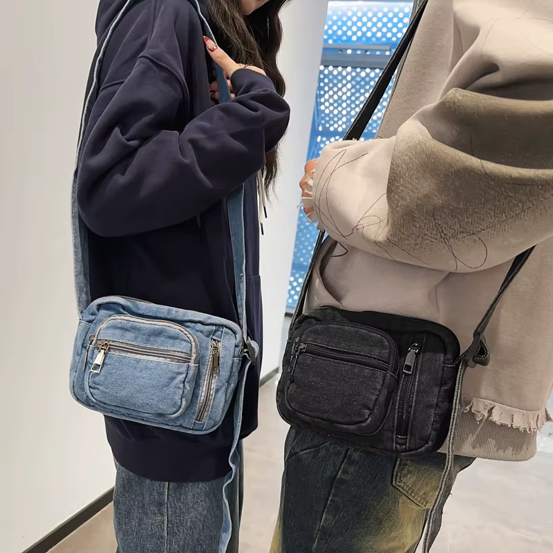Petit sac à bandoulière classique en denim