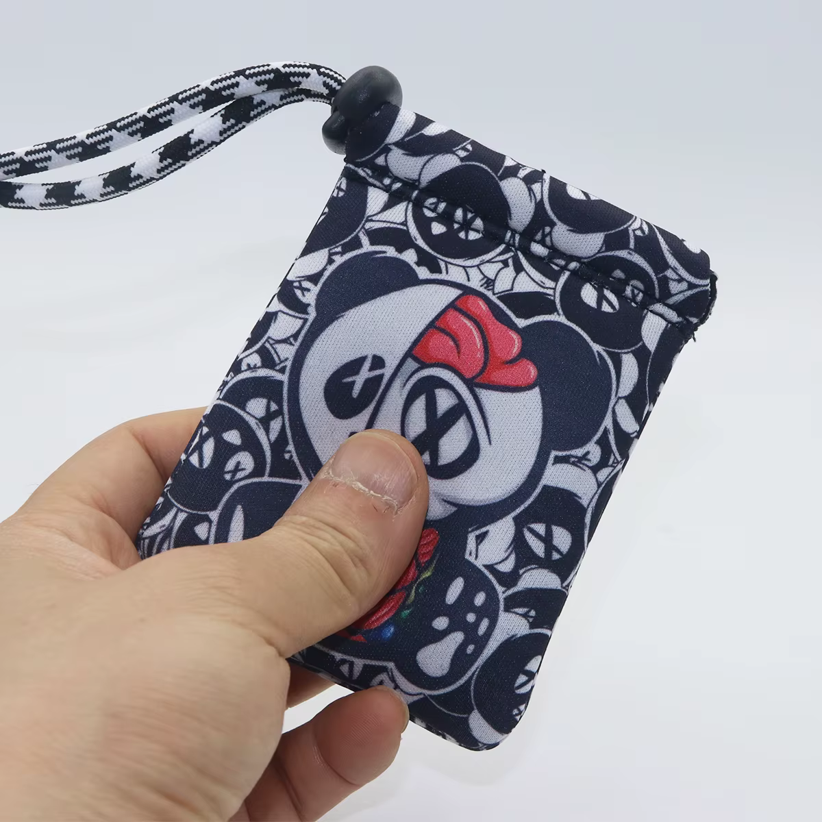 Petite pochette imperméable et résistante aux chocs