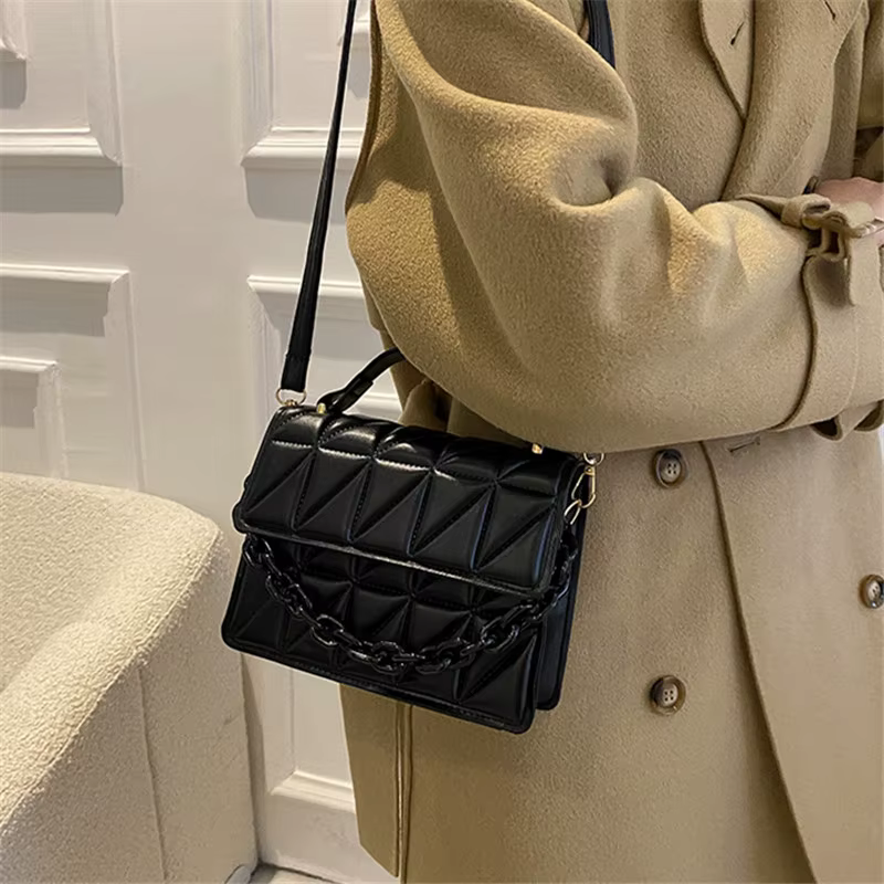 Mini sac fourre-tout carré matelassé chic