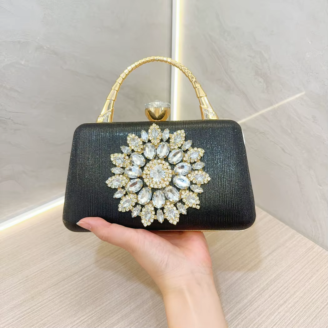 Nouveau sac de soirée en strass