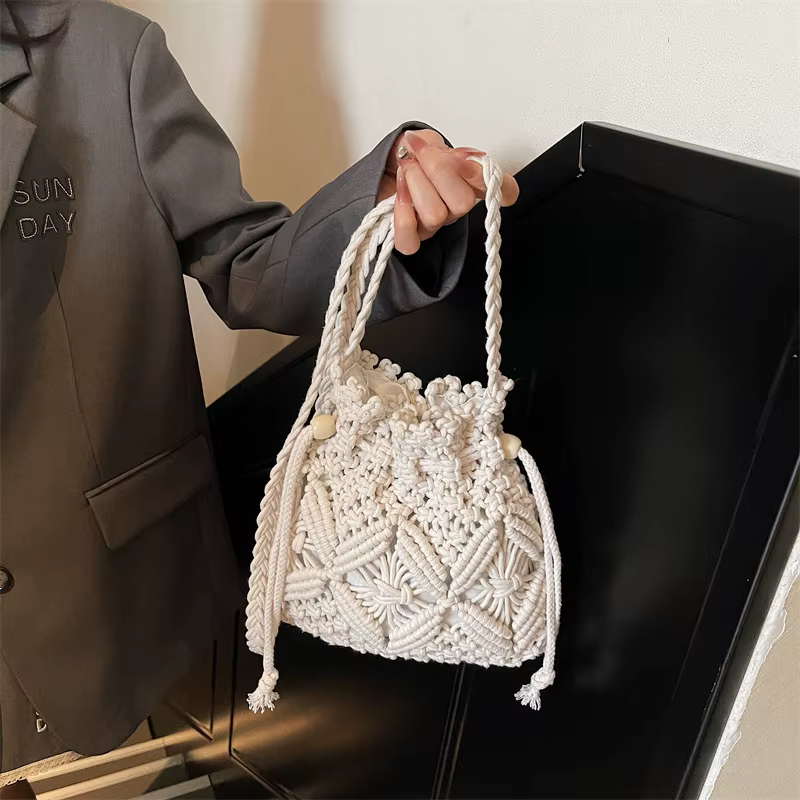 Sac seau creux tissé à la main kaki blanc pour femmes