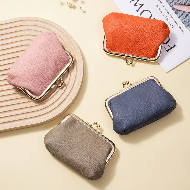Mini portefeuille Kiss-lock en cuir véritable