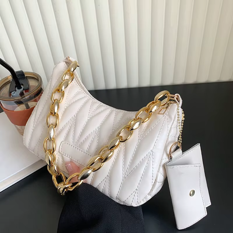 Sac en croissant froncé matelassé