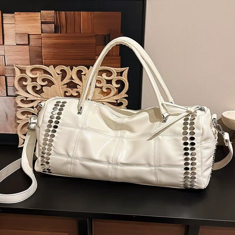 Nouveau Sac Fourre-tout Femme 2026 Style Rétro avec Rivets Métalliques