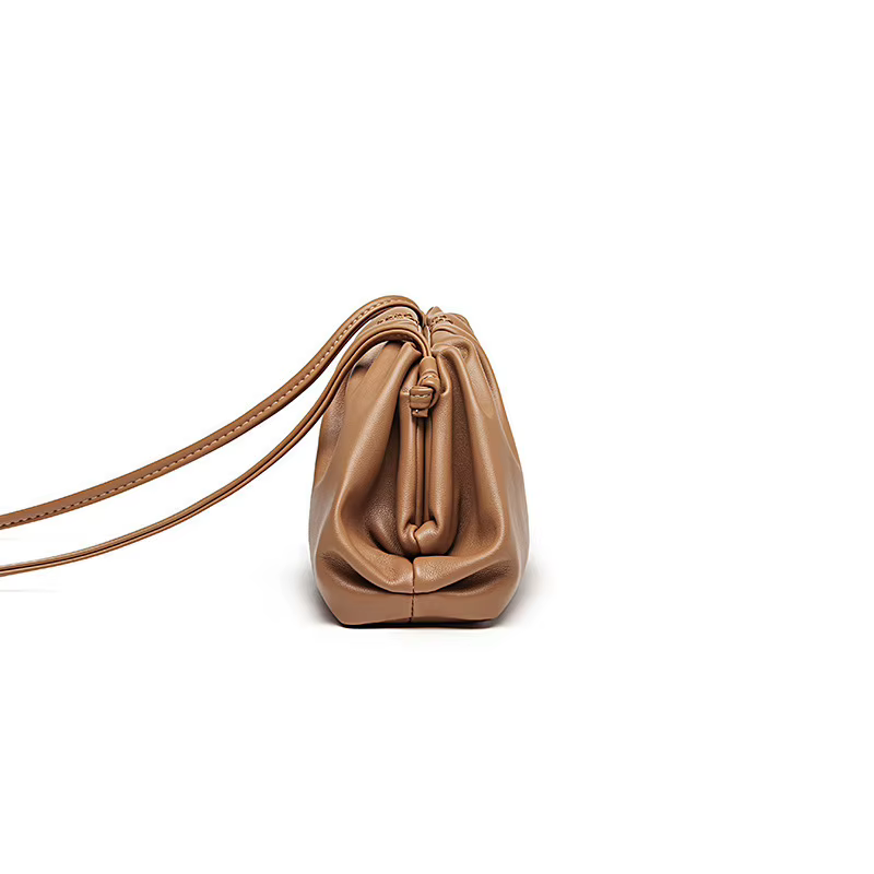 Sac nuage froncé bordeaux chic pour femme, sac à bandoulière type dumpling