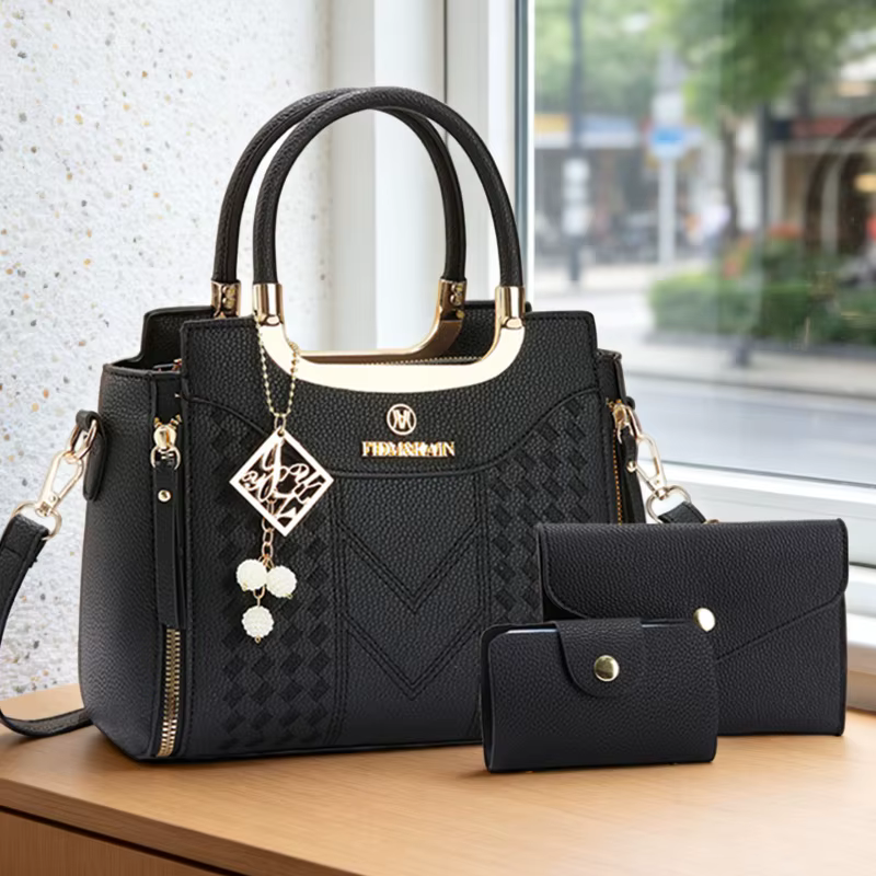 Ensemble de 3 sacs à main en cuir PU grainé lychee. Ce sac bandoulière uni pour femme présente une texture haut de gamme.