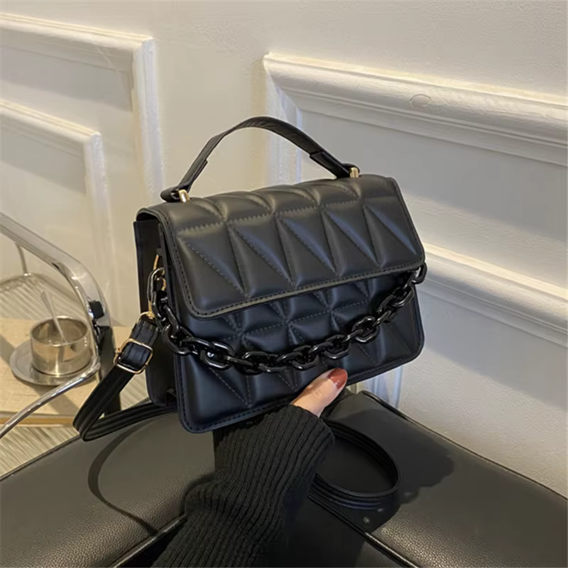 Mini sac fourre-tout carré matelassé chic
